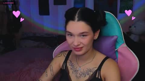 Snapshot of mella_freya chatting on 09.23.25 Freya  IM NONUDE online show from 09.23.25