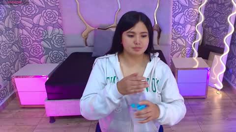 Snapshot of mellani_tay chatting on 02.02.25 Mellani  online show from 02.02.25