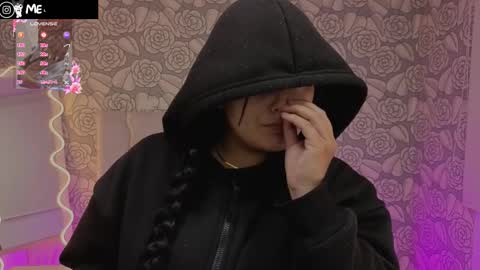 Snapshot of mellani_tay chatting on 10.01.25 Mellani  online show from 10.01.25