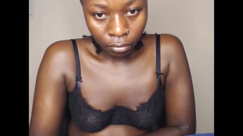 Snapshot of mellanin_pretty_ chatting on 01.21.25 . online show from 01.21.25