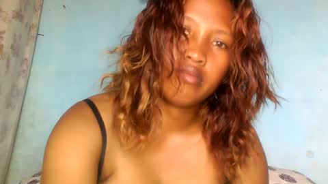 Snapshot of mellissia02 chatting on 02.11.25 mellissa online show from 02.11.25