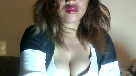 Snapshot of mellissia02 chatting on 09.20.25 mellissa online show from 09.20.25