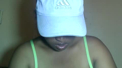 Snapshot of mellissia02 chatting on 11.04.25 mellissa online show from 11.04.25