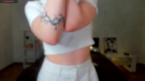 Snapshot of mellliissadrream chatting on 03.04.26 mellliissadrream online show from 03.04.26