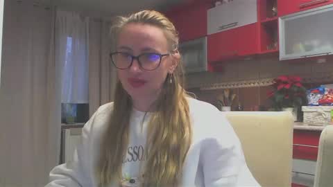 Snapshot of melly_rosey chatting on 12.06.24 Melly online show from 12.06.24