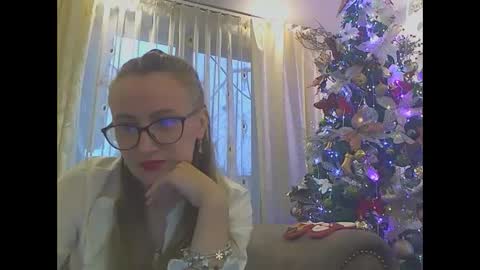 Snapshot of melly_rosey chatting on 12.09.24 Melly online show from 12.09.24