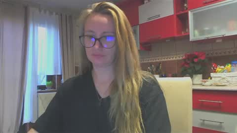 Snapshot of melly_rosey chatting on 12.16.24 Melly online show from 12.16.24