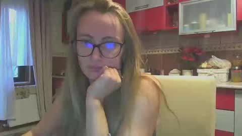Snapshot of melly_rosey chatting on 01.09.25 Melly online show from 01.09.25