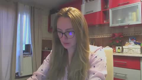 Snapshot of melly_rosey chatting on 01.20.25 Melly online show from 01.20.25