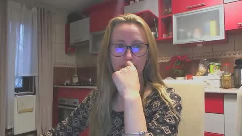 Snapshot of melly_rosey chatting on 02.03.25 Melly online show from 02.03.25