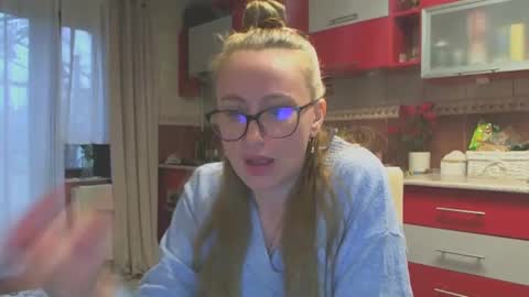 Snapshot of melly_rosey chatting on 02.08.25 Melly online show from 02.08.25