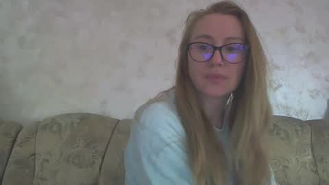 Snapshot of melly_rosey chatting on 02.18.25 Melly online show from 02.18.25