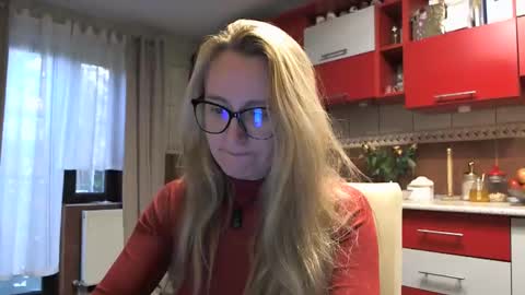 Snapshot of melly_rosey chatting on 10.22.25 Melly online show from 10.22.25