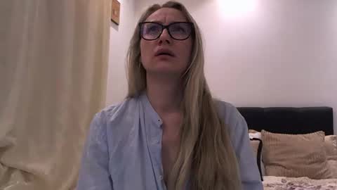 Melly online show from 03.08.26