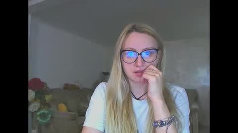 Melly online show from 04.10.26