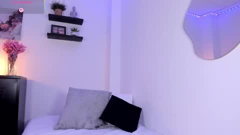 Snapshot of meloddysky chatting on 02.24.25 Meloddy online show from 02.24.25