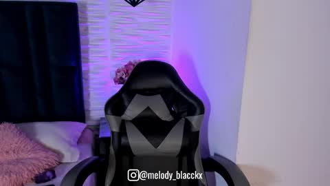 Snapshot of melody_black_ chatting on 09.25.25 Melody online show from 09.25.25