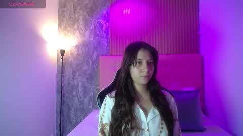 Snapshot of melody_bleir chatting on 10.26.25 Melody online show from 10.26.25