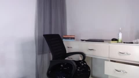 Snapshot of melody_bleir chatting on 11.26.25 Melody online show from 11.26.25