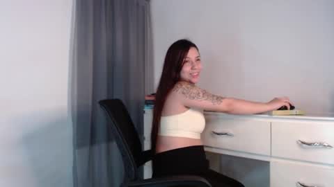 Snapshot of melody_bleir chatting on 11.30.25 Melody online show from 11.30.25