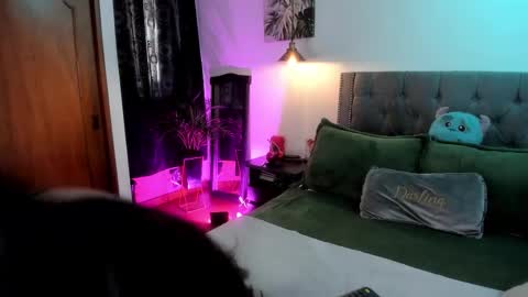  Leslie  online show from 03.04.26