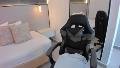 Melody  online show from 11.25.25