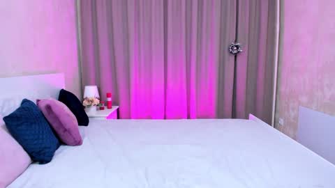 Snapshot of melodyhudson chatting on 12.22.24 Melody online show from 12.22.24