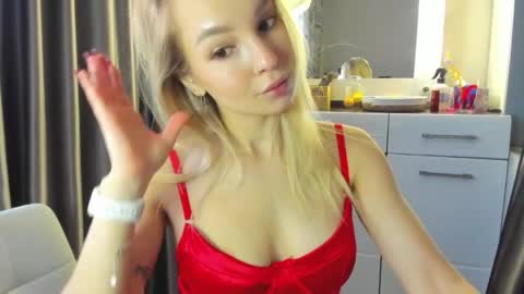 Snapshot of melodyillves chatting on 05.18.26 melodyillves online show from 05.18.26