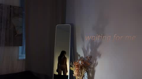 Snapshot of melodykey_x chatting on 02.19.25 melody online show from 02.19.25
