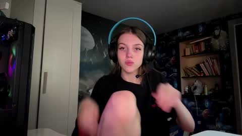 Hi Im Aria 18 years old online show from 09.21.25
