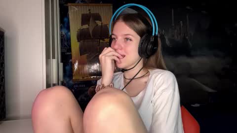 Hi Im Aria 18 years old online show from 11.14.25