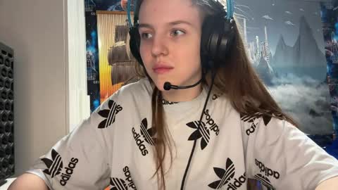 Hi Im Aria 18 years old online show from 04.17.26