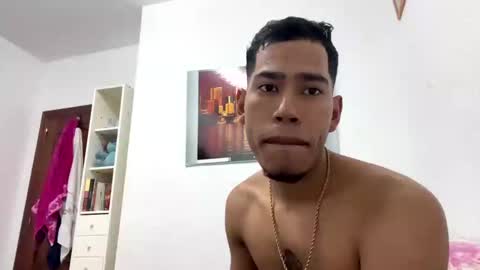 memolesta13 online show from 12.26.24