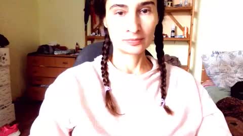 Snapshot of memorningdew chatting on 10.14.25 Yummygirl online show from 10.14.25