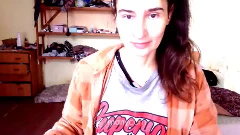 Snapshot of memorningdew chatting on 10.23.25 Yummygirl online show from 10.23.25