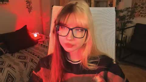 Mia online show from 11.05.25