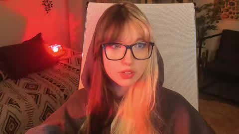 Mia online show from 11.06.25