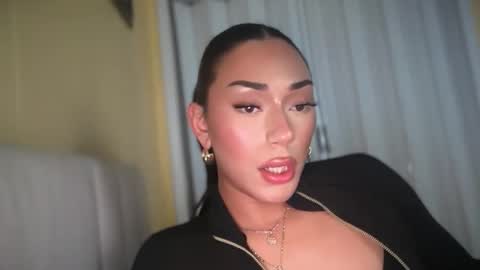 menloveava1 online show from 04.12.26