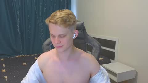 Mickey online show from 11.19.25