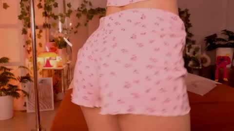 Snapshot of meow_nancy chatting on 05.31.26 Heeyyooo Im Nans Subscribe to me I will be glad online show from 05.31.26