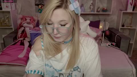 Snapshot of meowkakitty chatting on 02.15.26 MeowkaKitty online show from 02.15.26