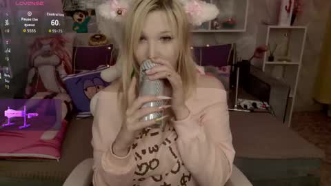 Snapshot of meowkakitty chatting on 02.22.26 MeowkaKitty online show from 02.22.26