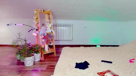 meowroslava online show from 11.13.25