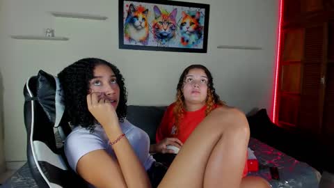 Snapshot of meredit_cristi23 chatting on 02.12.26 CRISTI AND MEREDIT online show from 02.12.26