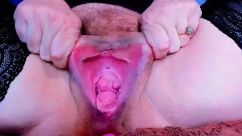 SOPHIE is the queen of squirt online show from 02.22.25