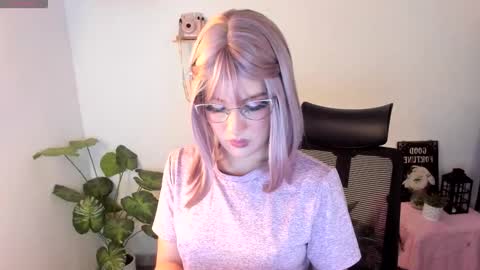 Snapshot of meridaxbrave_ chatting on 11.10.25 laura 3 i am independent model online show from 11.10.25