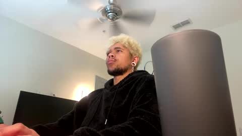 Snapshot of merlinharriss chatting on 02.28.25 Merlinz Magic online show from 02.28.25