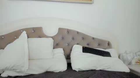 Mary online show from 11.24.25