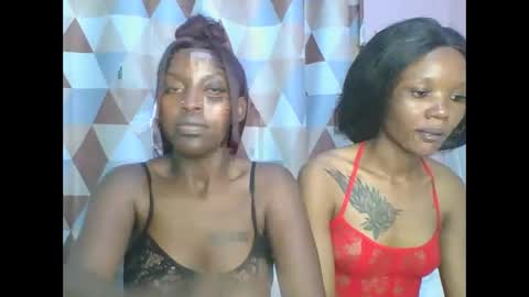 Snapshot of messyluna chatting on 05.09.26 meggy and bree online show from 05.09.26