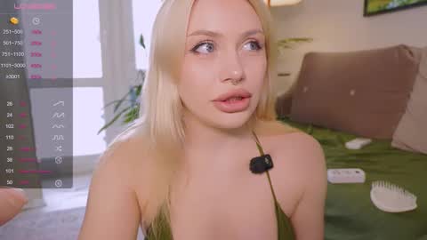 Snapshot of meukotis chatting on 09.19.25 Stella online show from 09.19.25